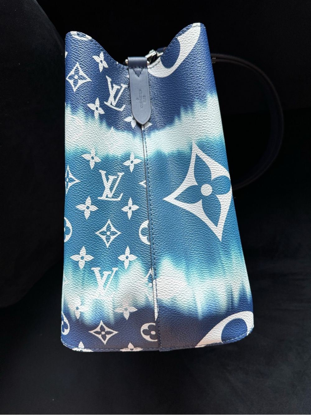 Louis Vuitton Blue Tie-Dye Monogram Bucket Bag - Picture 4 of 8